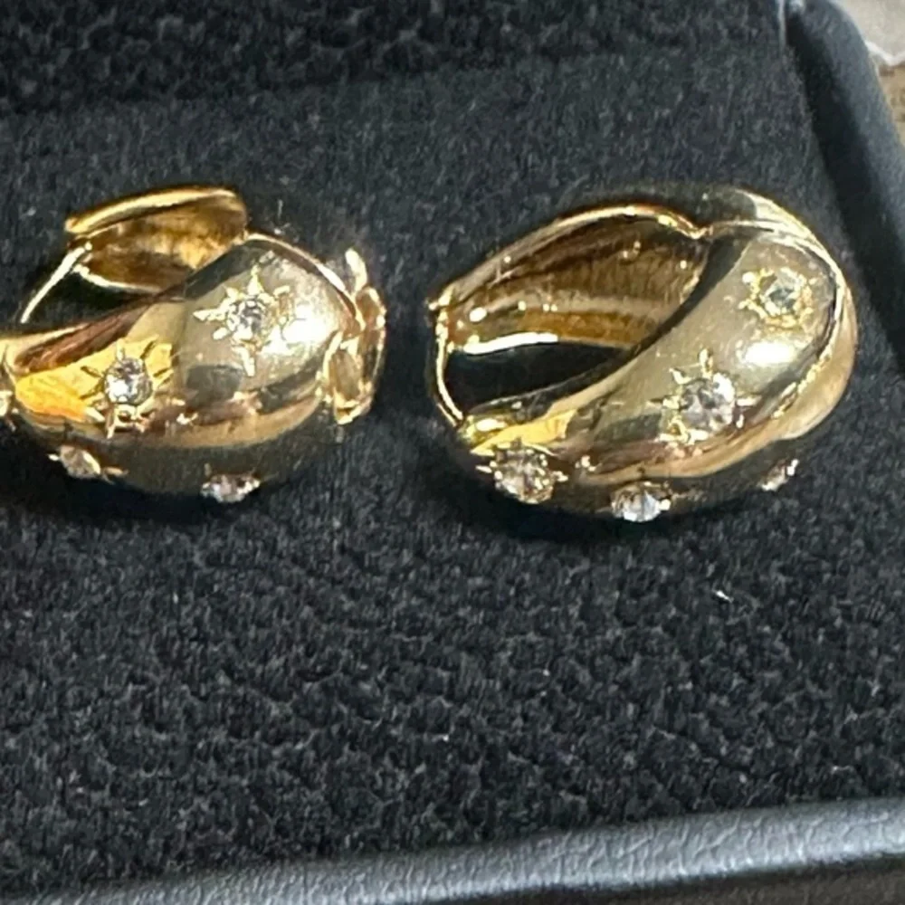 Aster Gold Huggie Earrings - Picture 1 of 3
